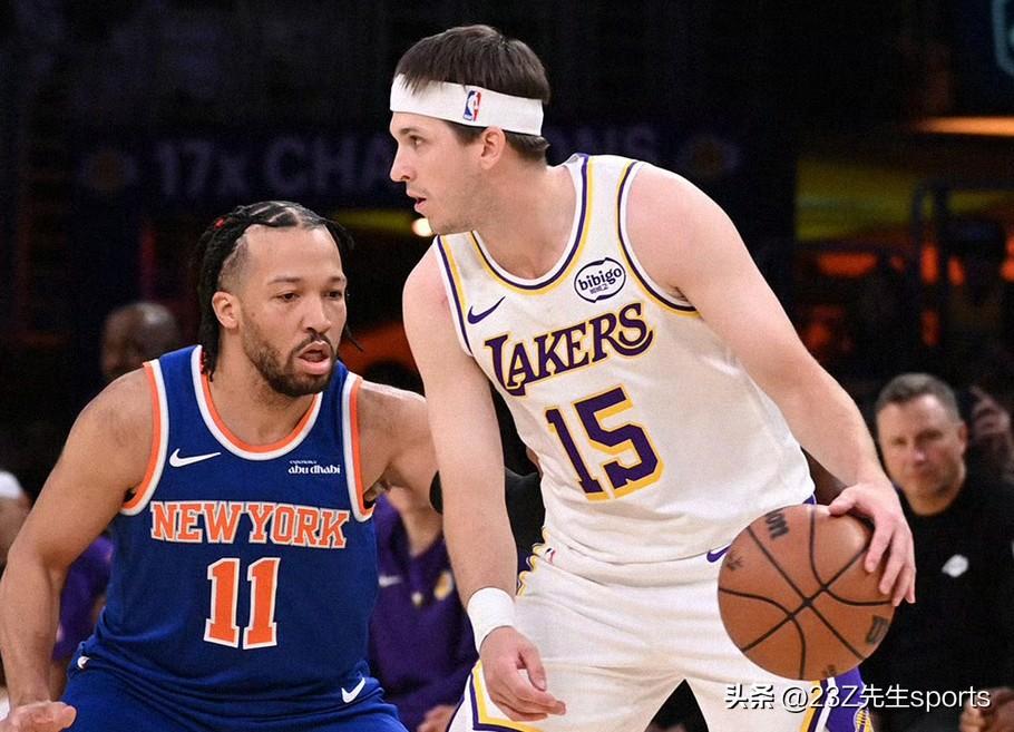 里夫斯状态回暖，半场17分3板2助攻1盖帽0失误。 投篮9中5，三分2中1，7罚