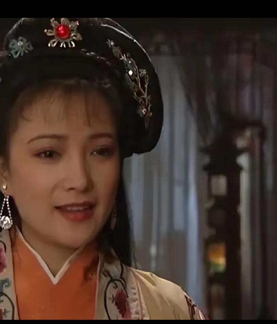 自古红颜多薄命？
据《扬子晚报》消息，著名影视演员何晴2025年12月13日在北