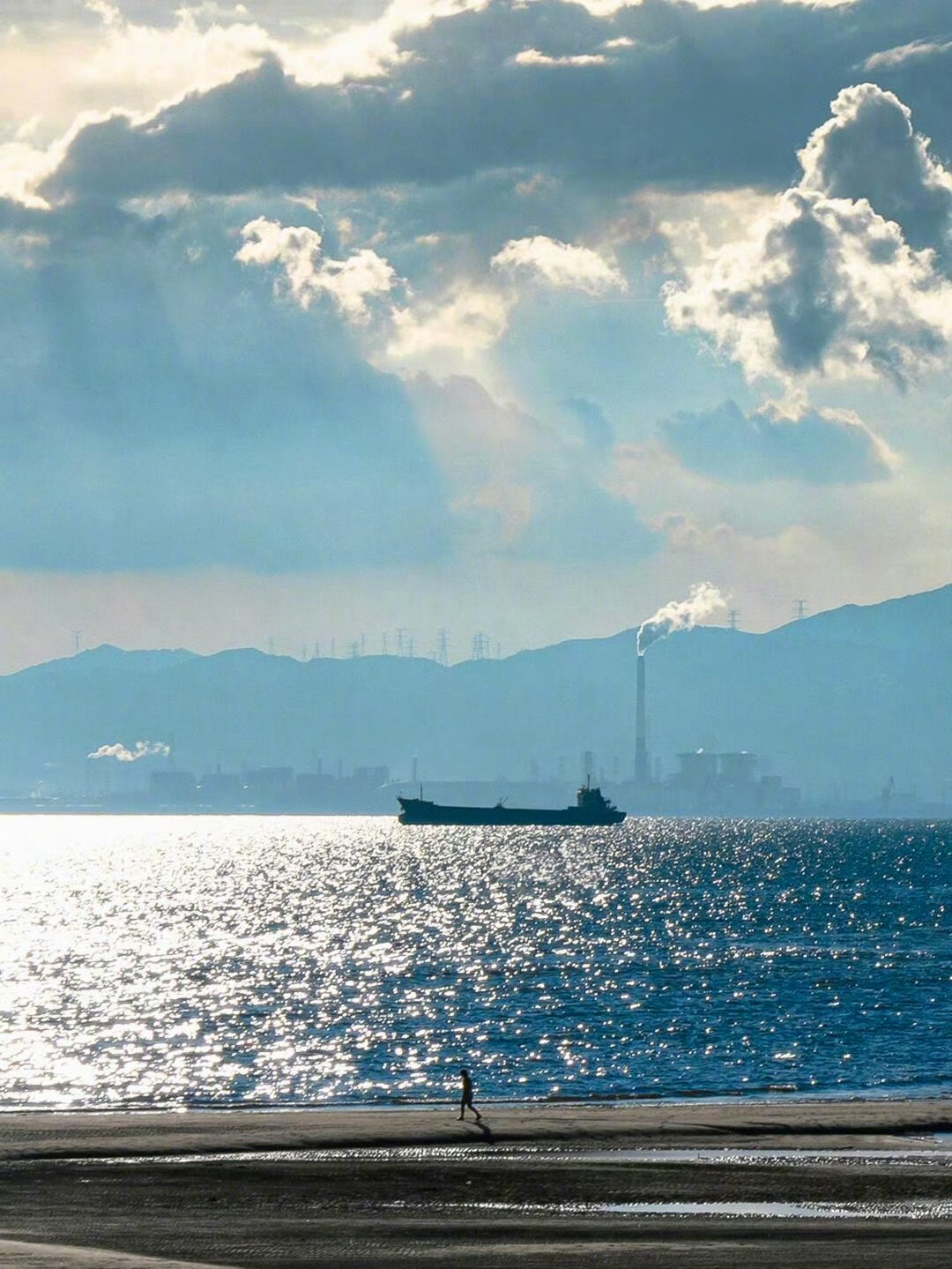 桃花[超话]  海风啊海浪🌊。早安！ 