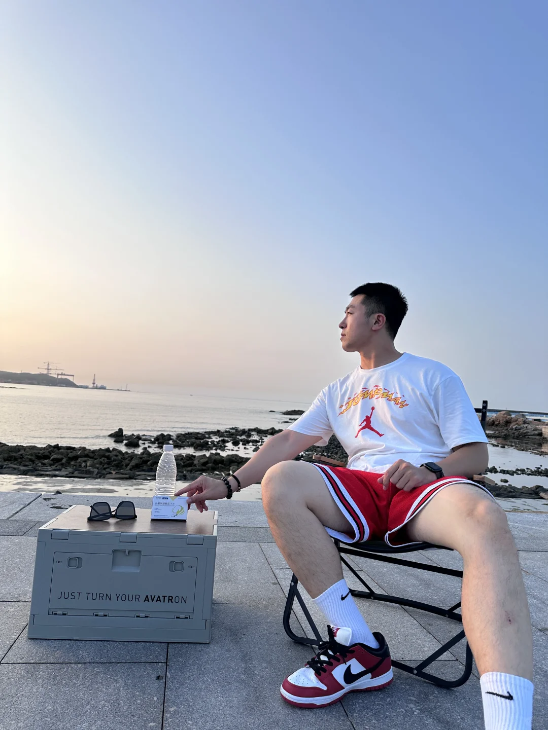 山海千里，你是我藏在酒里的小浪漫