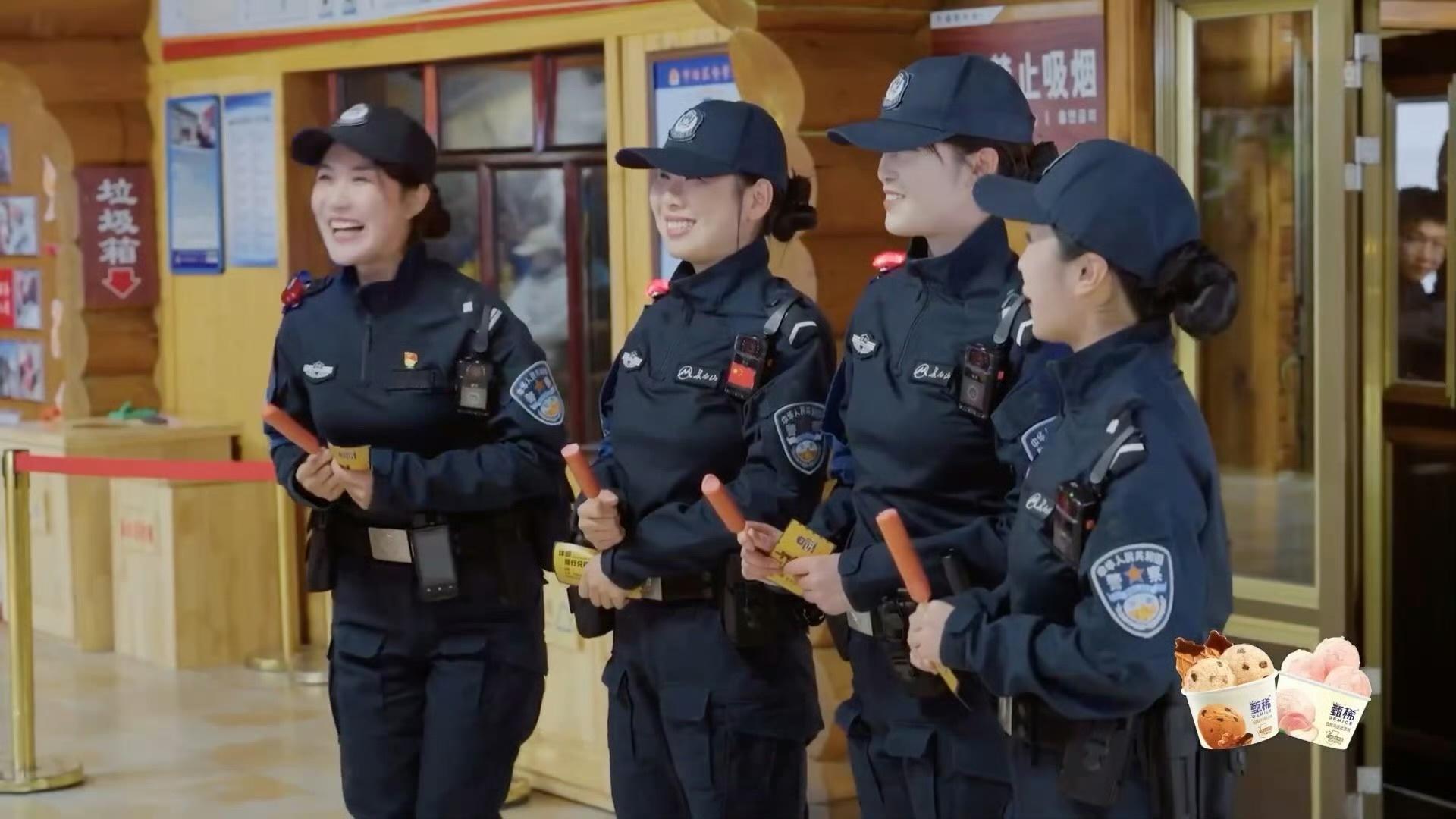 鹿晗用韩语对女子警务队说辛苦了一句韩语辛苦了瞬间恍惚，今夕是何年，熟悉的温柔礼貌