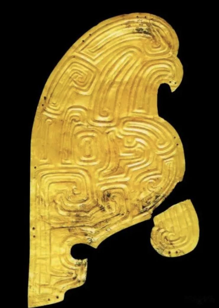 秦国的始祖来源就是女修吞鸟卵孕育生子“大业”。大业的儿子大费擅于驯鸟兽。帝舜赐大
