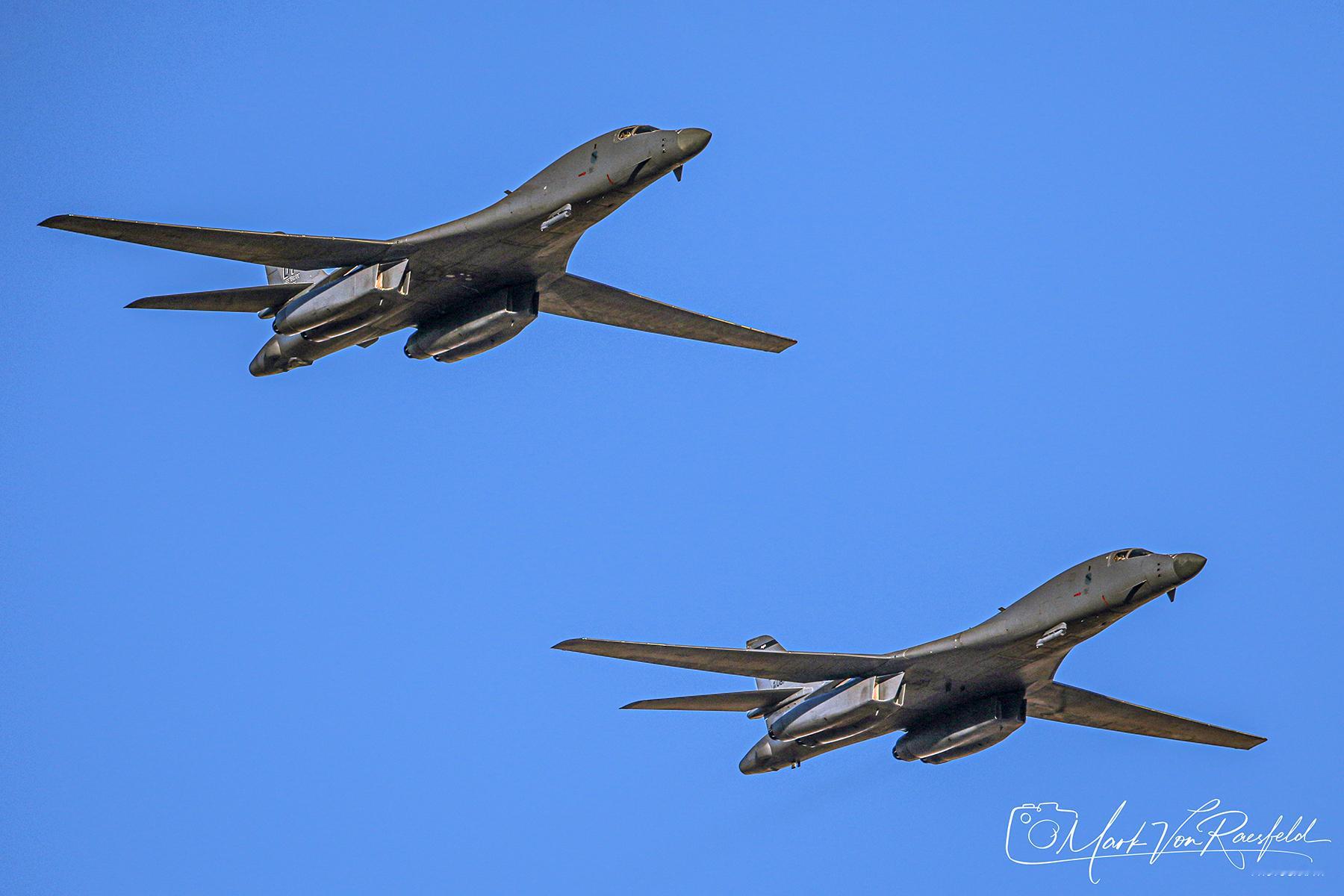飞往内利斯基地上空的B-1B枪骑兵们 每天认识一件兵器 烽火问鼎计划 ​​​