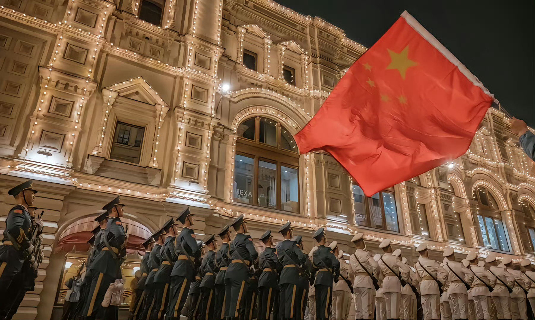 中国排面在莫斯科帅成打卡点 这是真的排面啊，而且里外都是面，不仅是硬实力的展现，