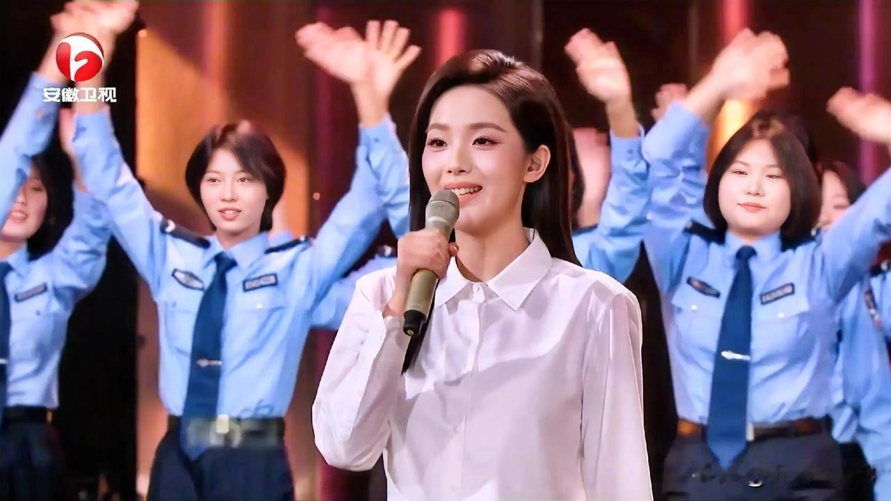 2026年安徽卫视春晚，刀郎团队两位唱将周煜琦，徐子尧都参加了，徐子尧演唱了一首