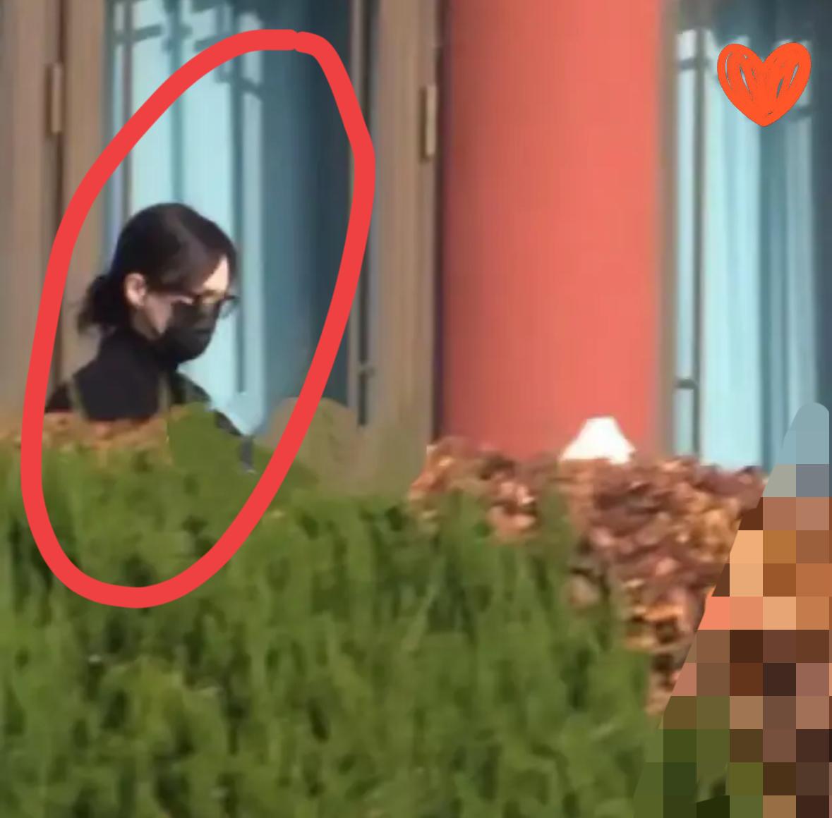 唐嫣再一次印证了，
多读书真的有用！
​
全网都传她跟罗晋离婚了，但她只用了一个