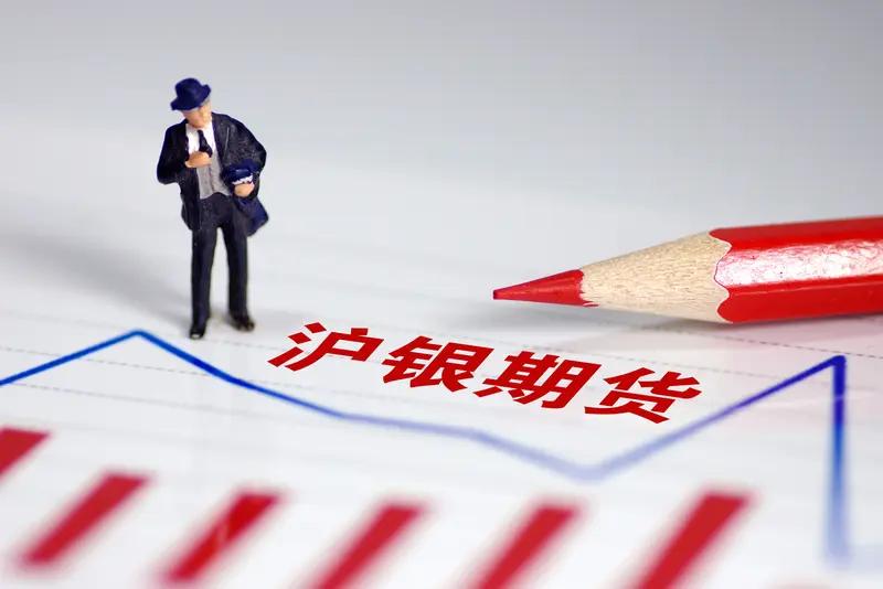 夜盘开盘，国内期货市场的行情颇具看点。主力合约大多呈上涨态势，涨势十分凌厉。沪锡