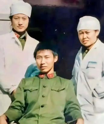 1986年，河北21岁战士从前线归来获一等功，随即他写信给女友分手，女友脑袋“嗡