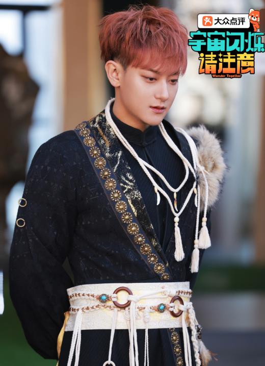 黄子韬上新综艺三句话不离徐艺洋，并直言现在生活中只有徐艺洋，朋友对他来说一点也不