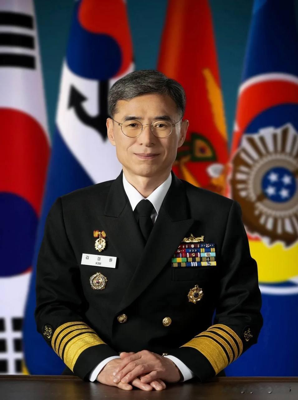 🇰🇷 🇨🇦 韩国海军参谋总长访问加拿大

韩国海军参谋总长金京烈上将将于