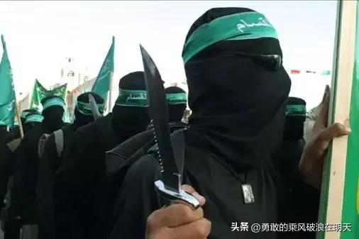 大家有没有觉得很奇怪，哈马斯和以色列打的热火朝天，却突然停手了，而且哈马斯和以色