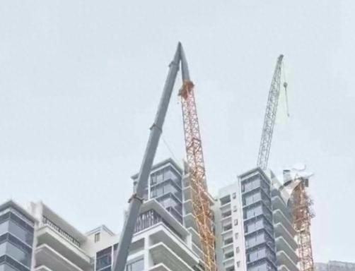 2026年5月10日上午11时许，广州番禺广地花园一在建工地突发事故，汽车吊主臂