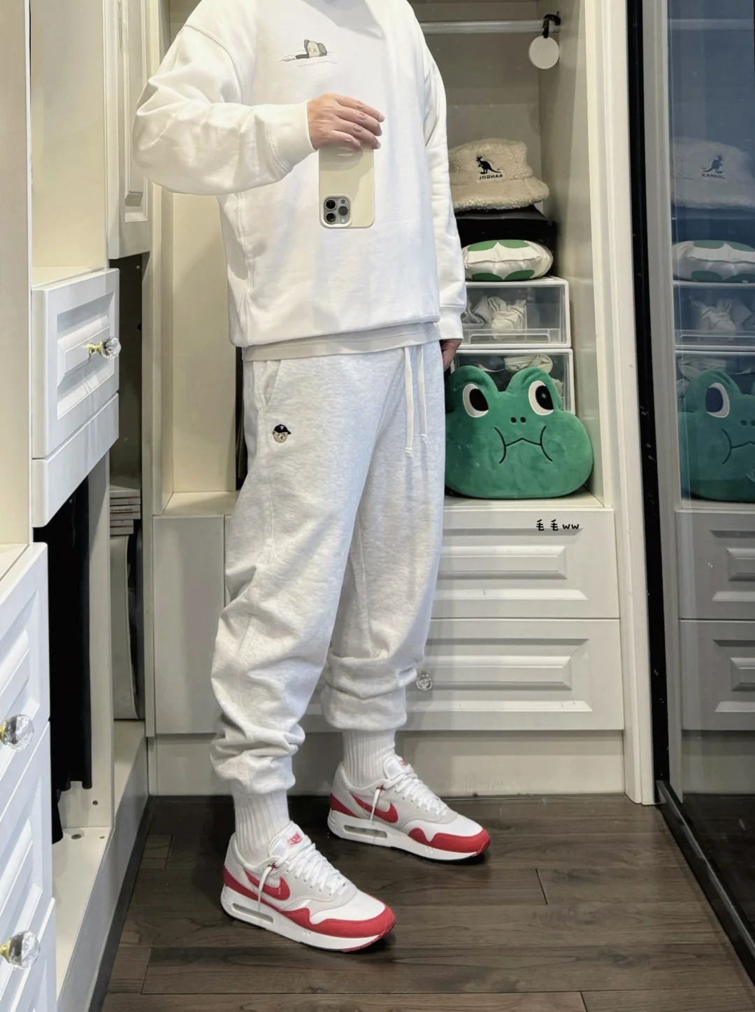 清爽白色系｜复古跑穿搭