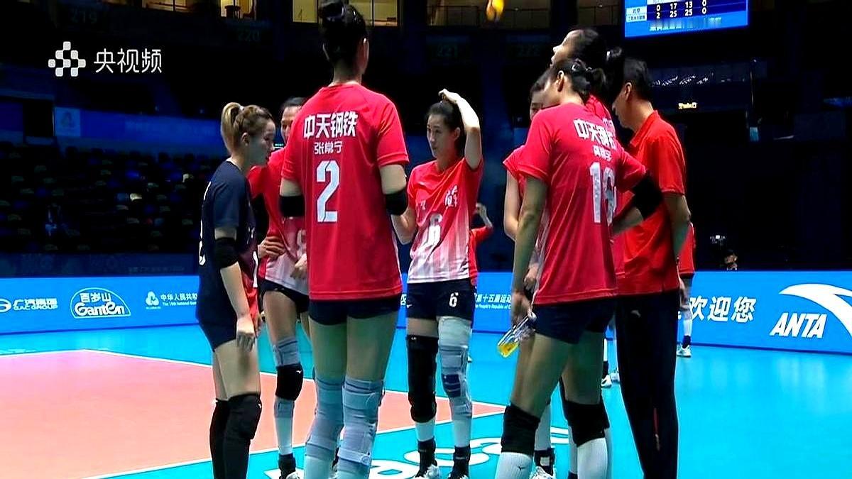 看中国女排现在的比赛，就问你舒服不舒服？吴梦洁不再是青涩新人，进攻气势凌厉，扣球