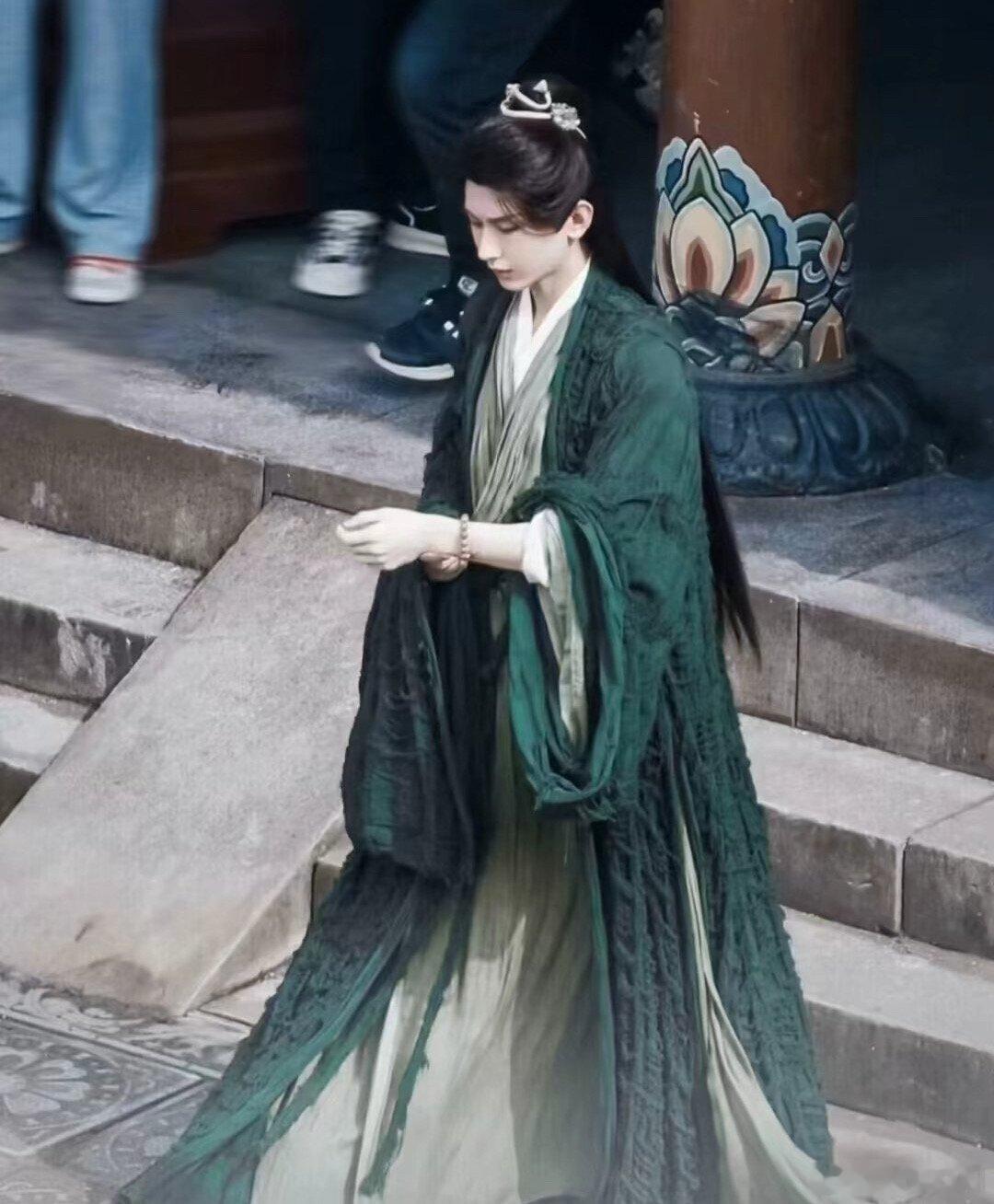 成毅狩谎cy成毅林彦廷成毅，我对着流星许愿想要一段缘分，结果流星转头就飞向了你家