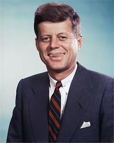 美国前总统肯尼迪曾说：“只要我不死，中国人就造不岀原子弹。他1963年被刺身亡，