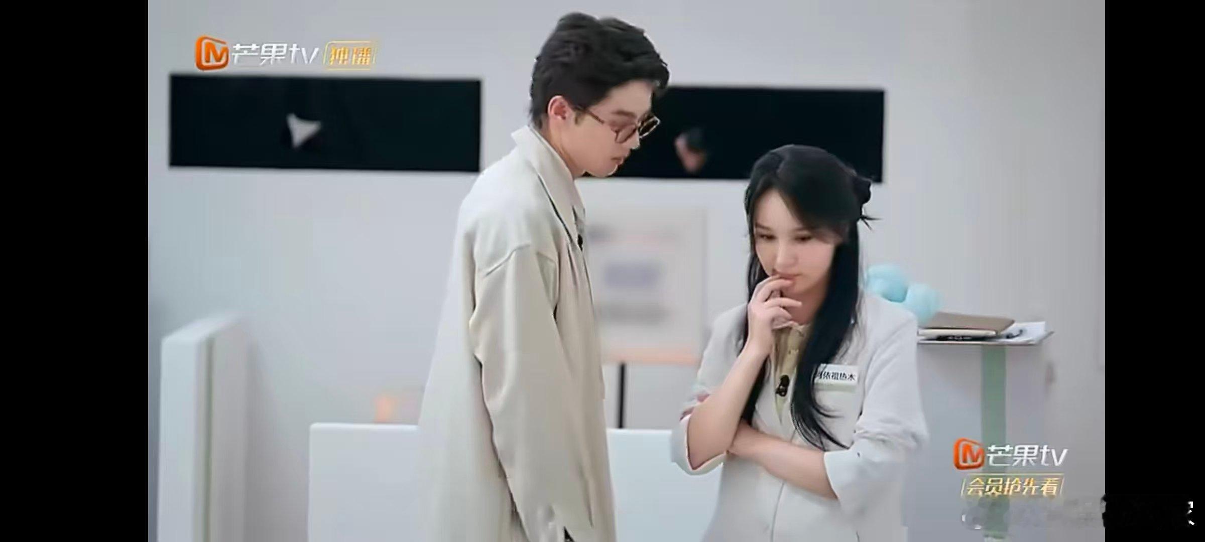 周峻纬反向治疗中医学徒周峻纬反向治疗中医学徒！心理学出身的他共情力拉满，安慰压力
