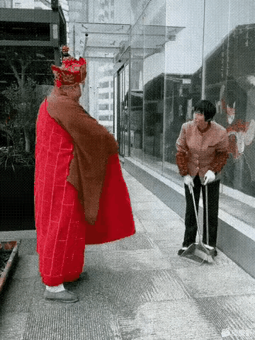 懞了
唐僧都不知咋整了
明明是一本正经地问个路
现代人咋回事
在我面前卖弄舞姿
