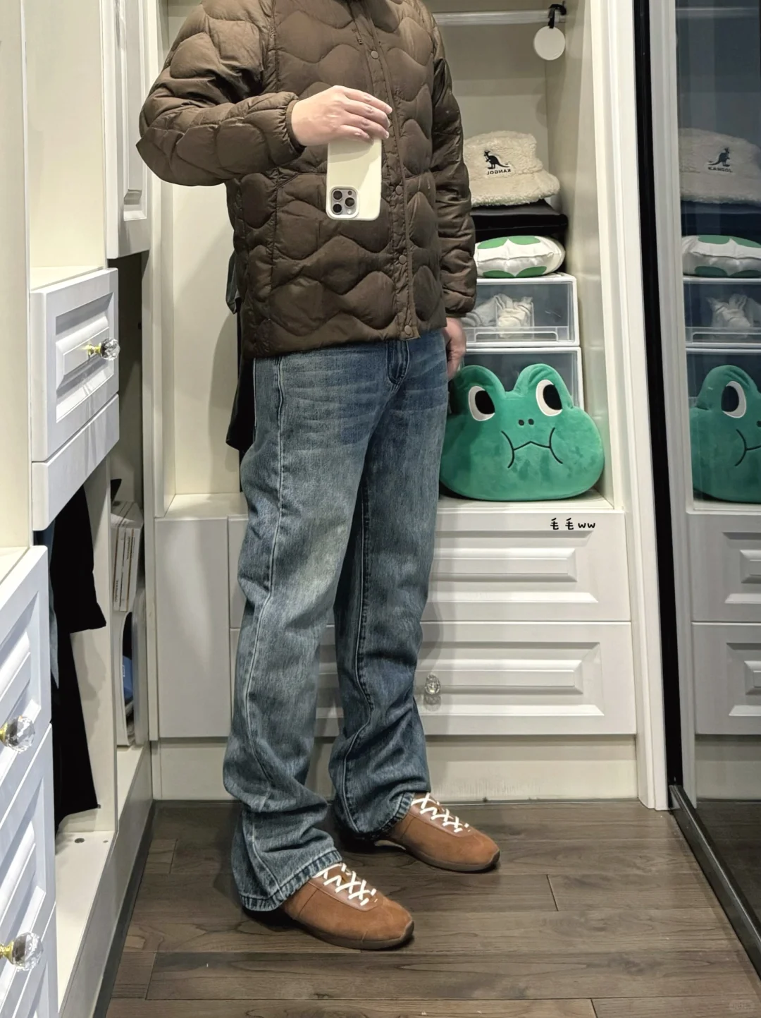 绗缝羽绒服｜薄底鞋穿搭