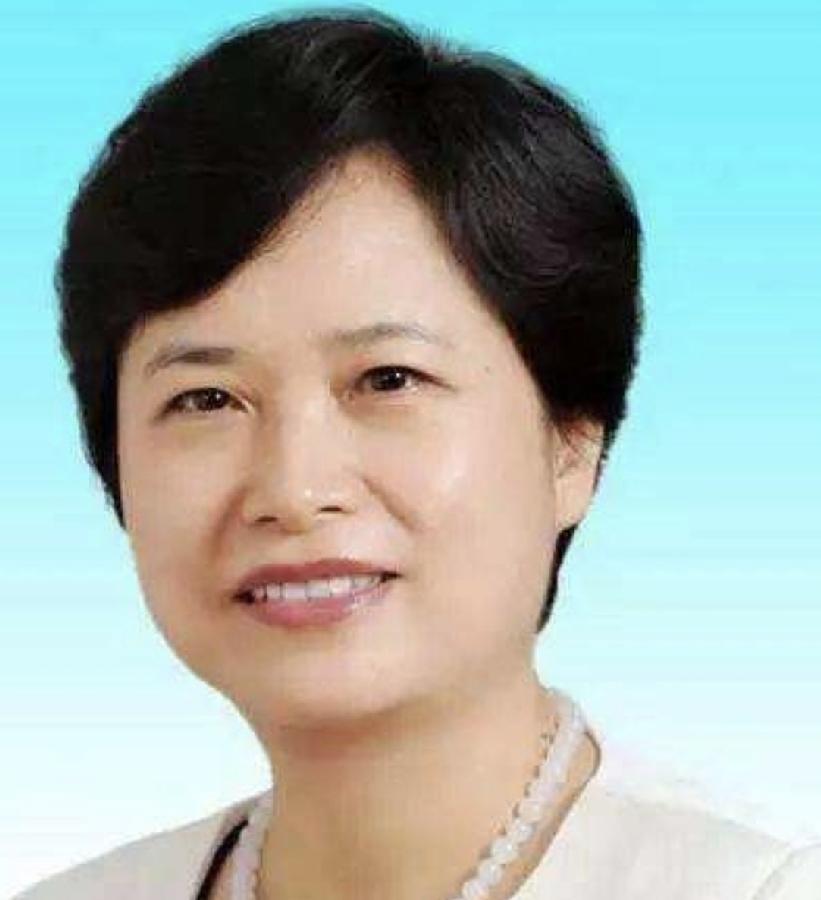杜玲落马了，这消息在深圳官场圈子里炸开了锅。

这下，深圳官场又起波澜了，名字很