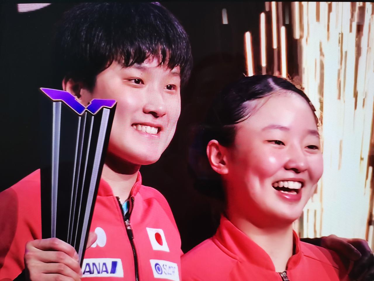 横滨冠军赛张本一家笑到了最后，张本智和成功卫冕男单冠军，张本美和成功拿下女单冠军