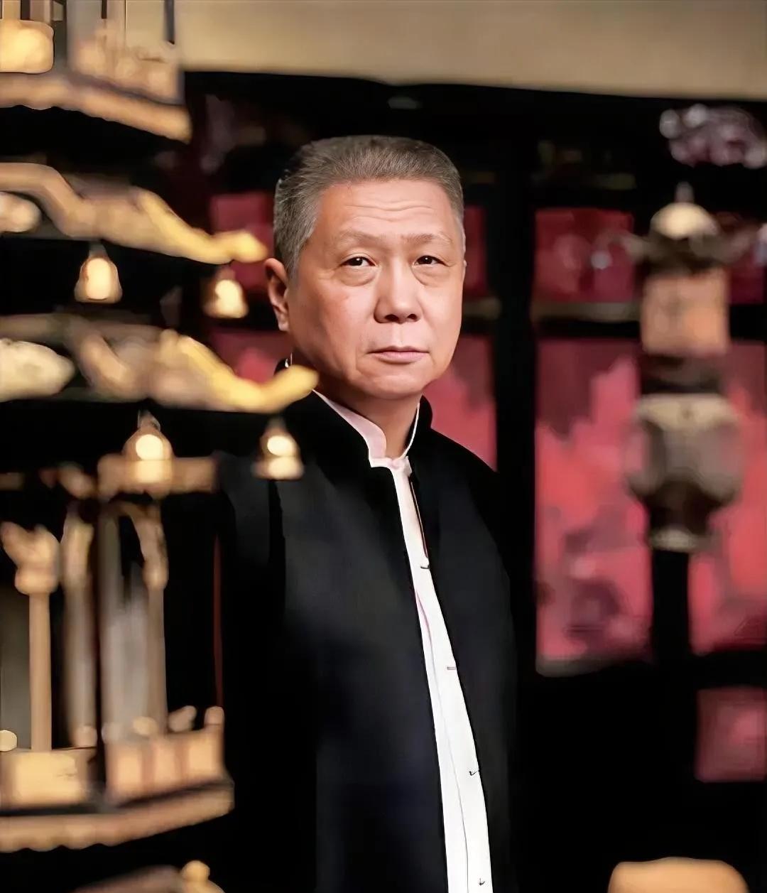 这回南博算是踢到铁板上了。本来想甩出一张发票来个“一锤定音”，结果让马未都一眼就