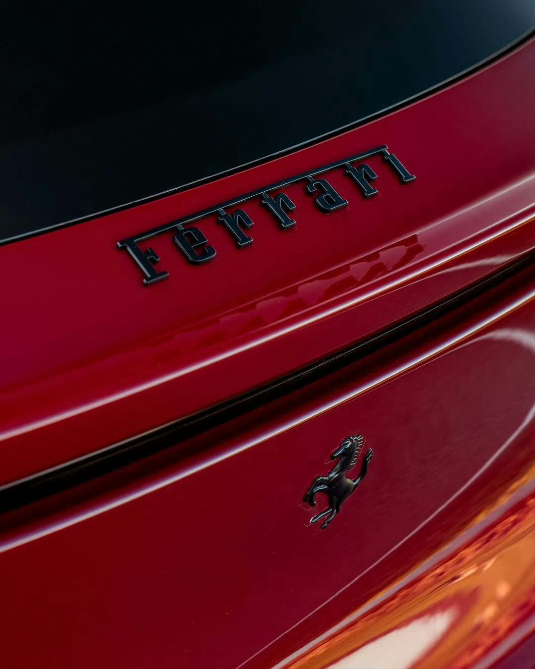 法拉利 Purosangue 