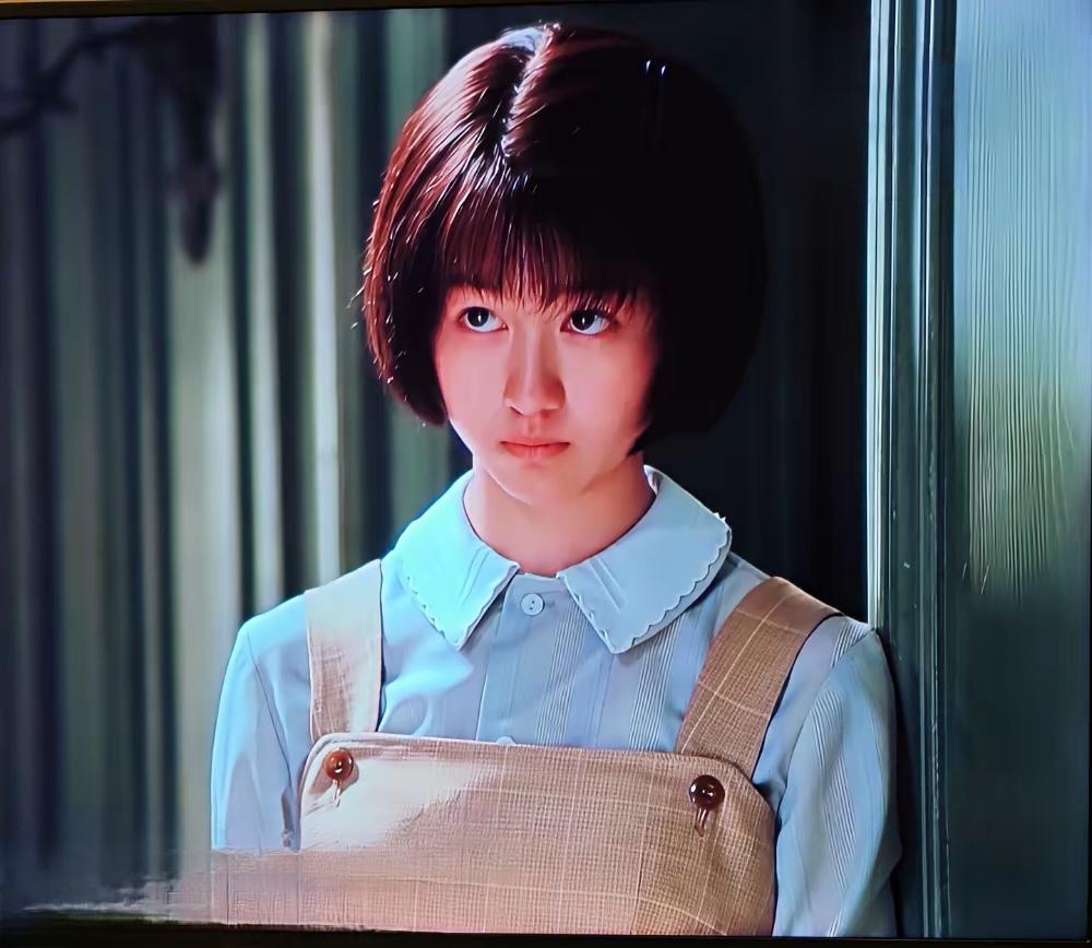追剧《沉默的荣耀》吴石的女儿学成看了真的让人反感，长得不养眼就不说了，整天就像父