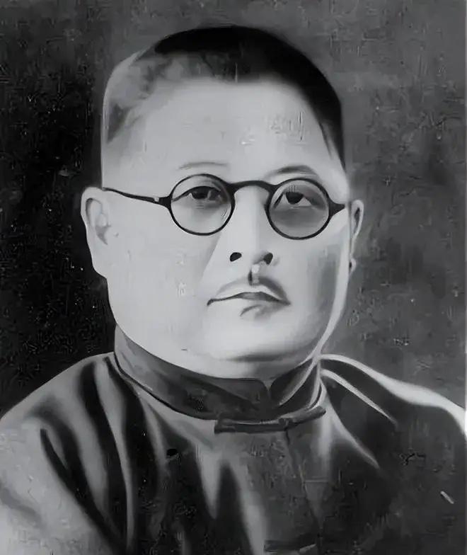 吉鸿昌被害牺牲以后，他的妻子胡红霞卖掉所有的资产赎回了尸体，不经意间发现丈夫口袋