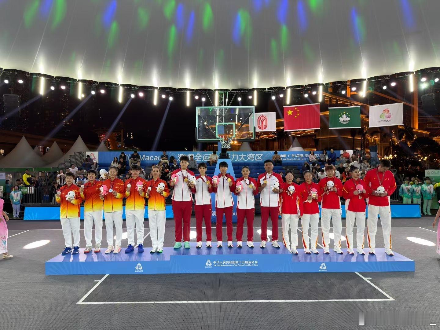 【全运会三人女篮第四日综述：山东队夺冠 湖北、四川分列亚军季军】 三人女篮项目的