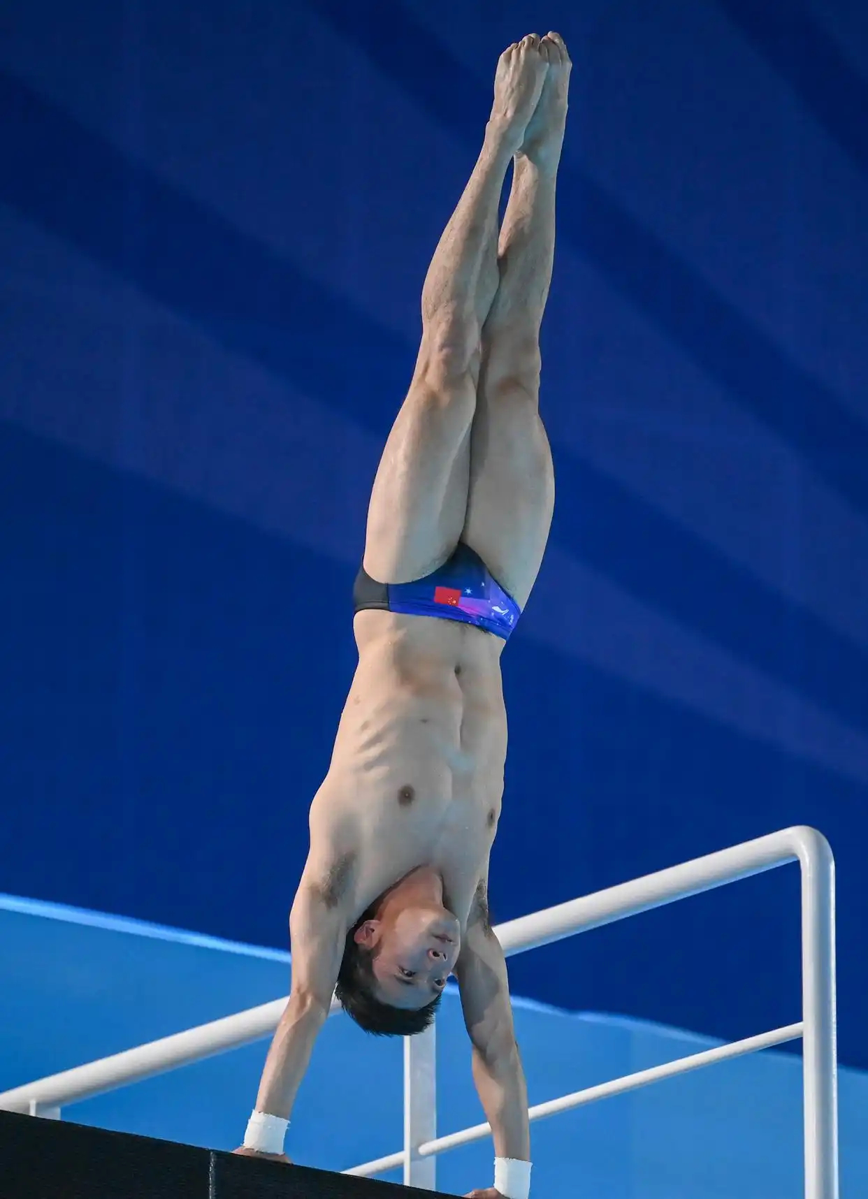 曹缘老师比完这个比那个，先比台的再比板的再比台的第十五届全国运动会跳水项目男子1