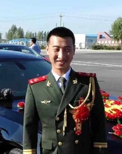 尹艳荣（1990年1月-2015年8月12日）是一位中国消防员，出生于黑龙江方正