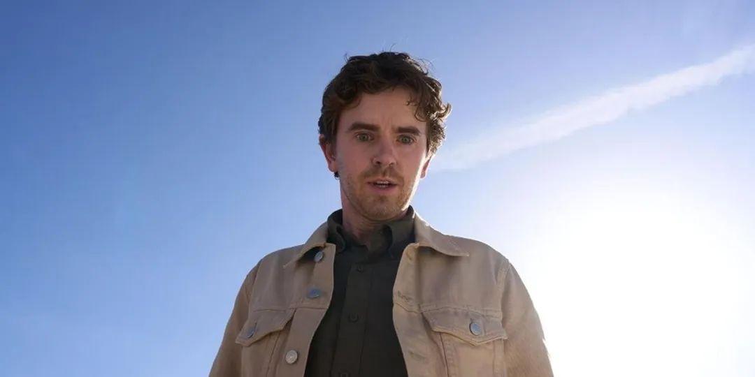 英国男演员 Freddie Highmore（弗莱迪·海默）最新剧集《刺客》最近