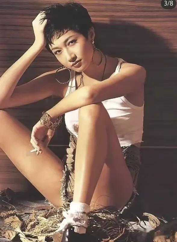 年轻时的吴绮莉真的惊为天人，美得不可方物，当年她夺得“亚洲小姐”选美冠军绝对是实