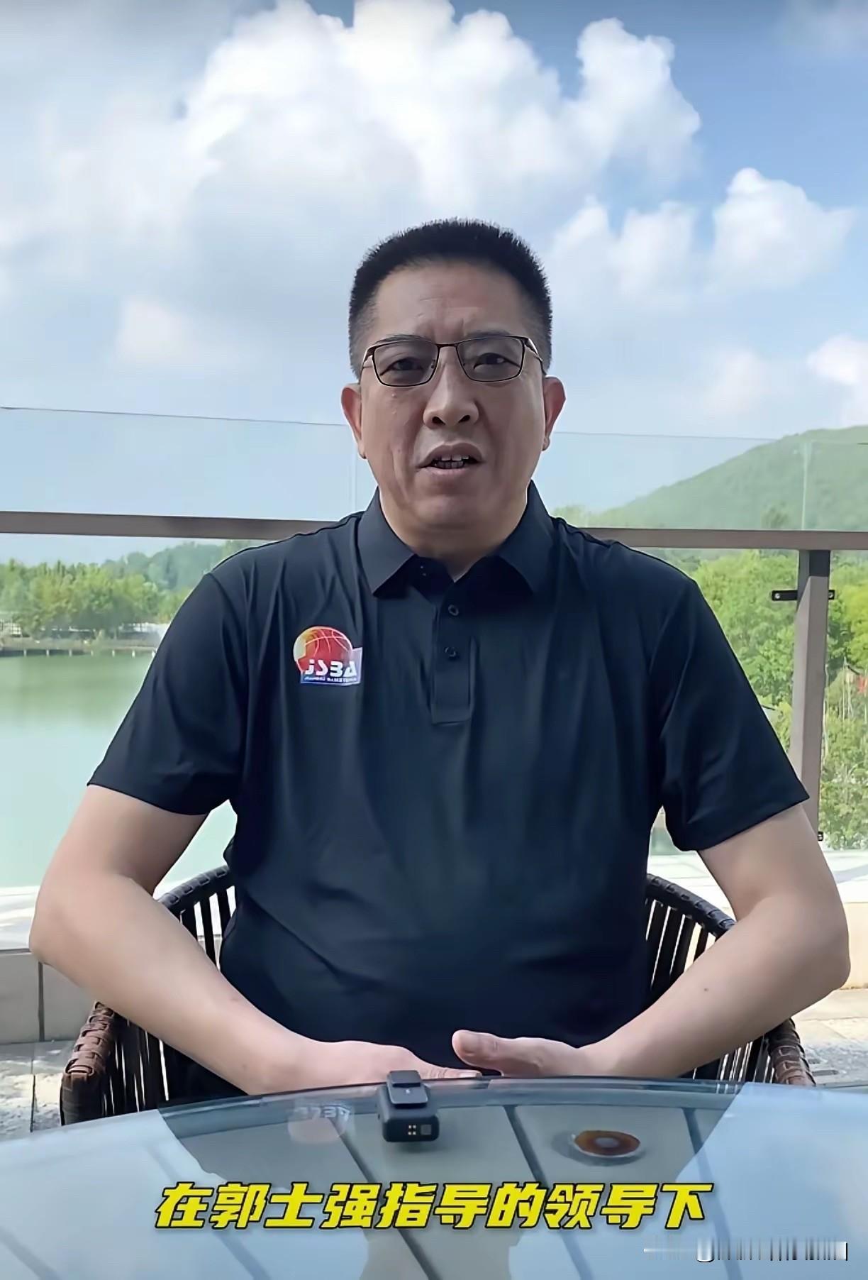 球员退役后，都变得这么“虚伪”了吗？

前不久篮球名宿胡卫东接受采访，他说到他相