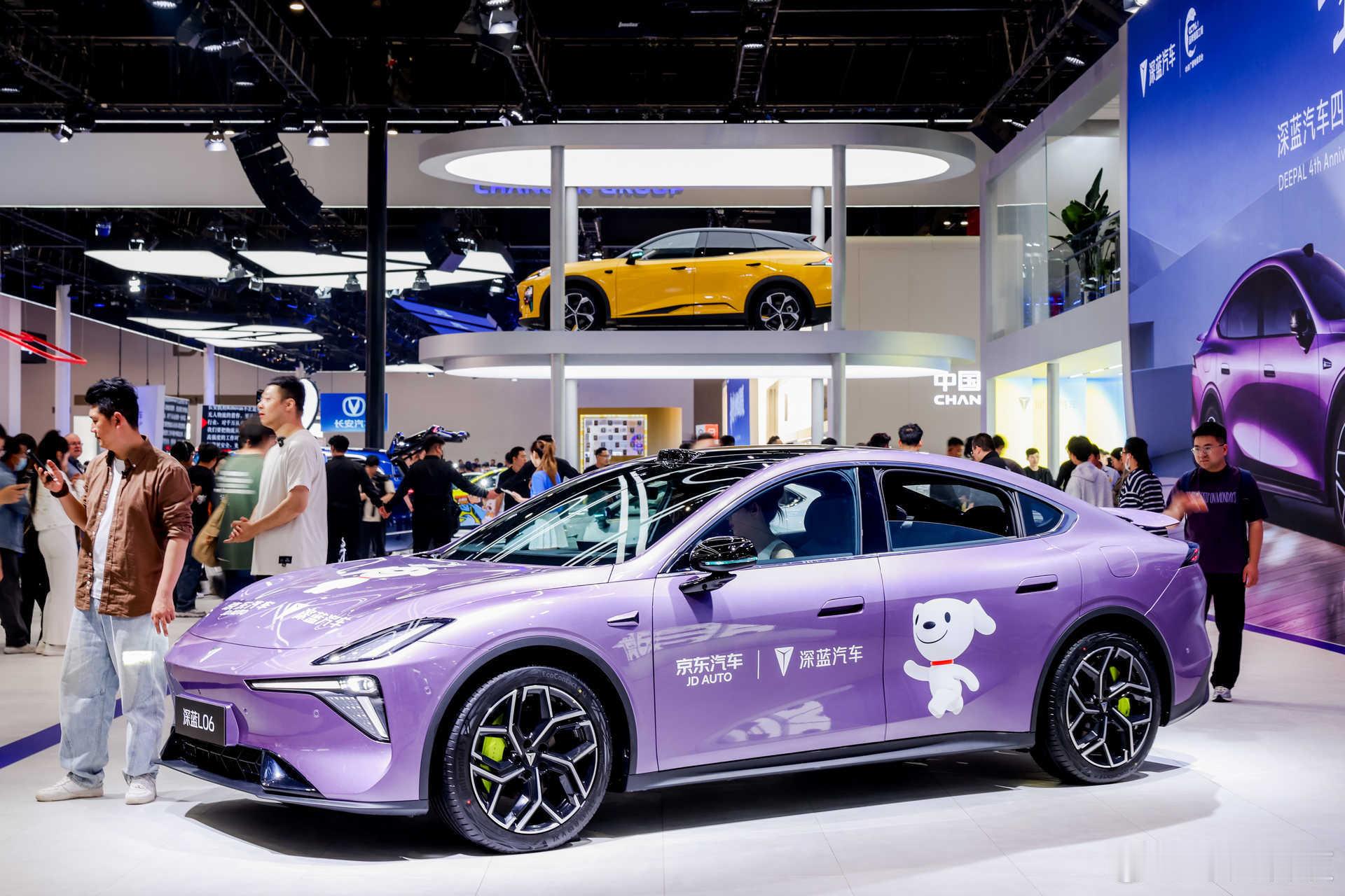 牛丸科技带逛2026北京车展｜深蓝汽车2026北京车展正式开幕，深蓝汽车迎来四周