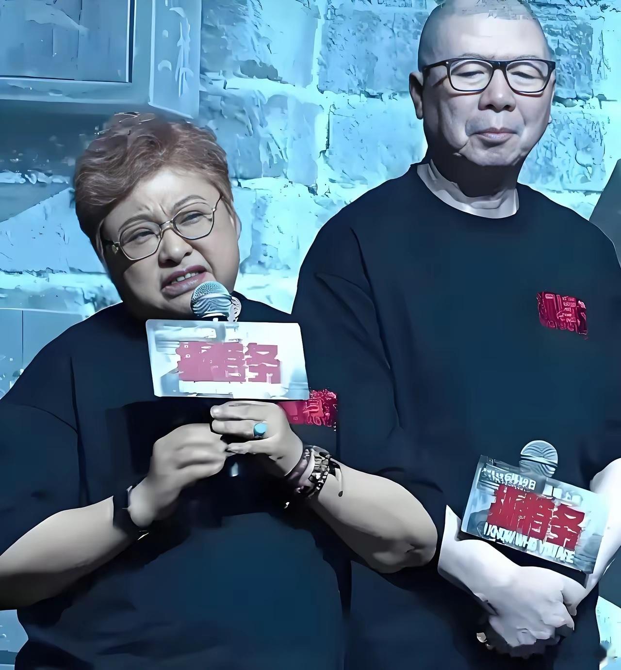 冯小刚估计这次要“恨死”韩红了！冯小刚《抓特务》电影发布会上，人显得很疲惫，也少