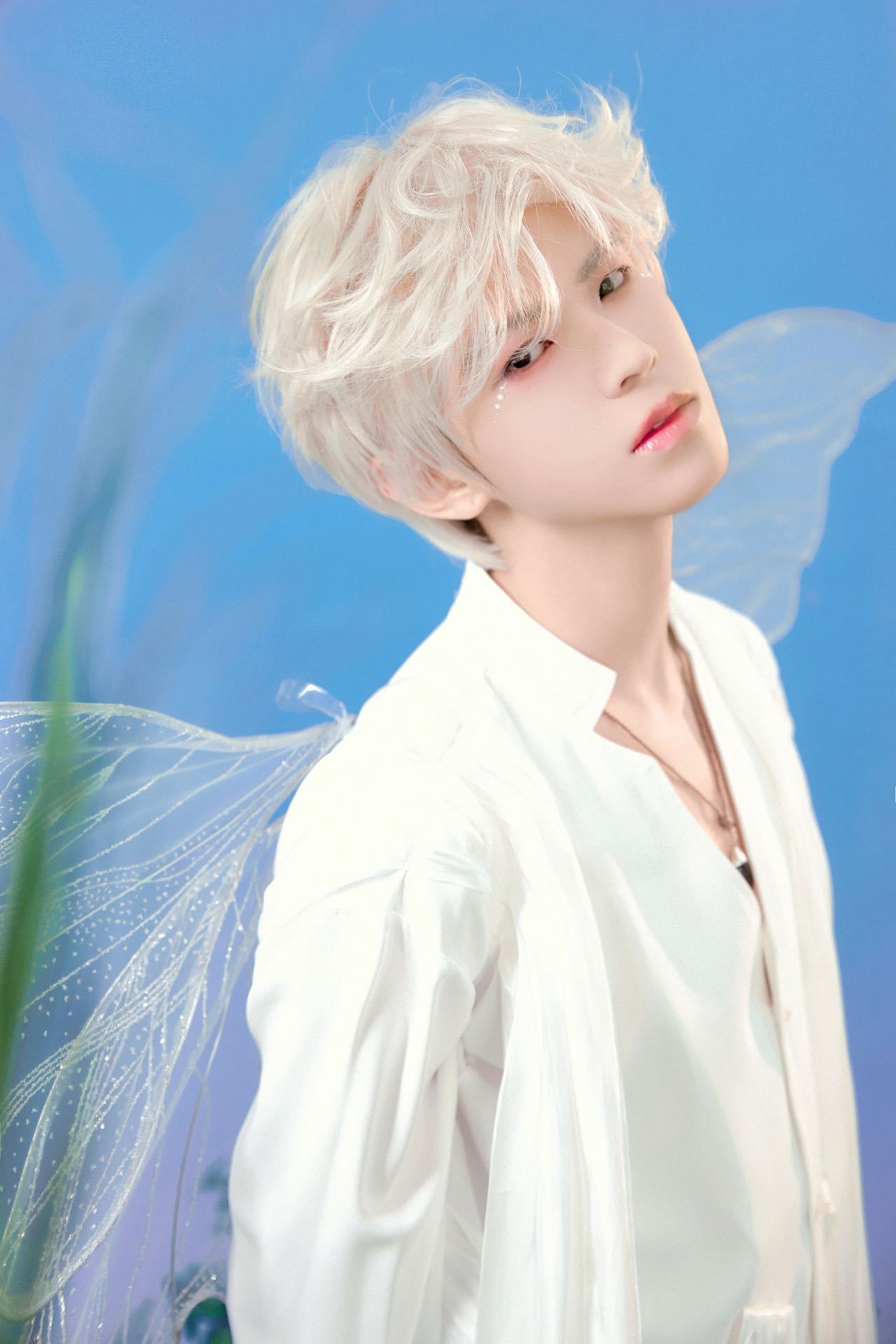 李希侃0411生日快乐 以舞台为翼，以热爱为帆，少年步履不停，锋芒与温柔兼具，努