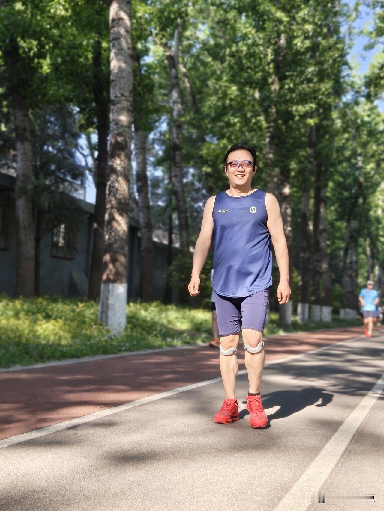 "男主外女主内" 的观念过时了吗？ 我认为过时了， 别信什么家人之间毫无隔阂，血