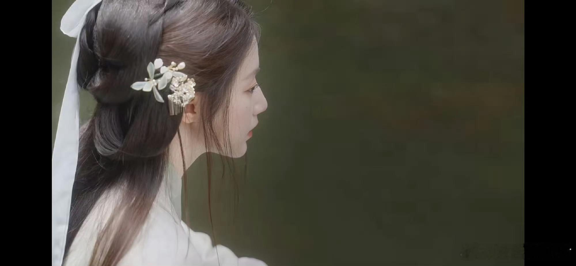 叶舒华真穿汉服了叶舒华真穿汉服了！！这也太美了吧！果然什么风格都能驾驭！ ​​​