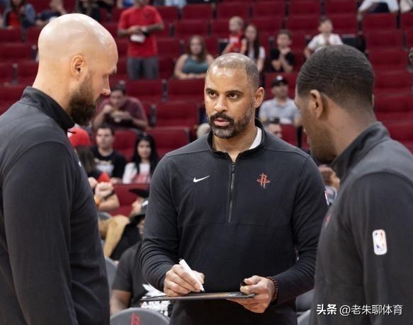 乌杜卡到现在都没弄明白，火箭队最大的问题不是防守而是进攻！
谢泼德首发效果这么好