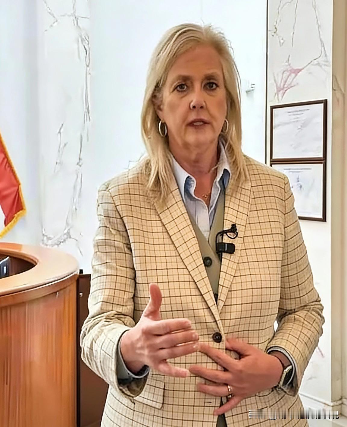 这一招“回马枪”，扎得太精准了！

武汉正式起诉密苏里州，索赔500亿美元。
