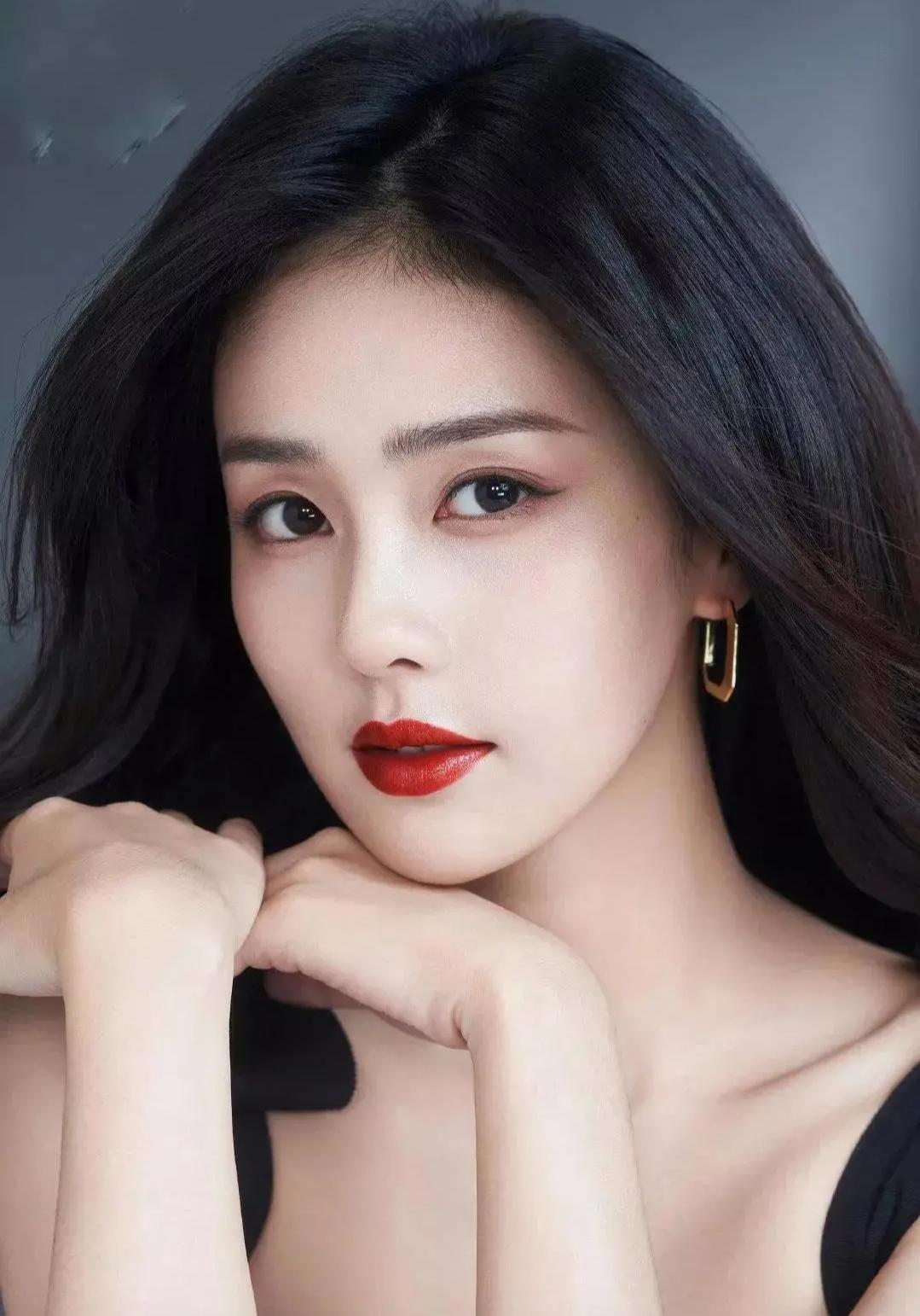 《奔跑吧》争议不断的嘉宾，脾气臭还自以为是，范丞丞也带不动她娱乐 明星