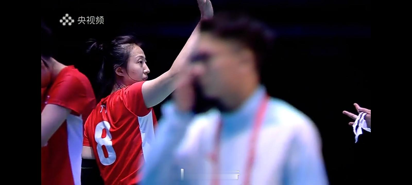 女排成年组7-8名比赛，北京女排3比2辽宁女排，决胜局8比1直接让胜负没了悬念！