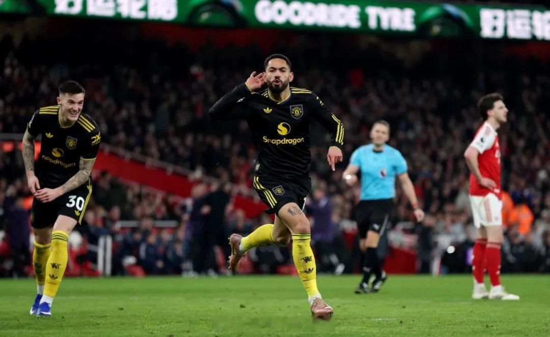 Opta统计，这仅仅是阿森纳在酋长球场第二次单场英超比赛有2个以上丢球是来自大禁