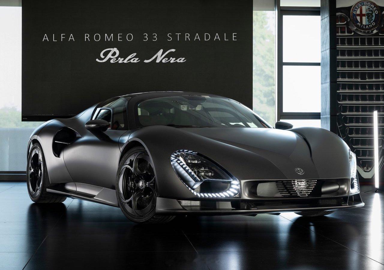 纯黑，阿尔法·罗密欧33 Stradale Perla Nera限定33辆之一，