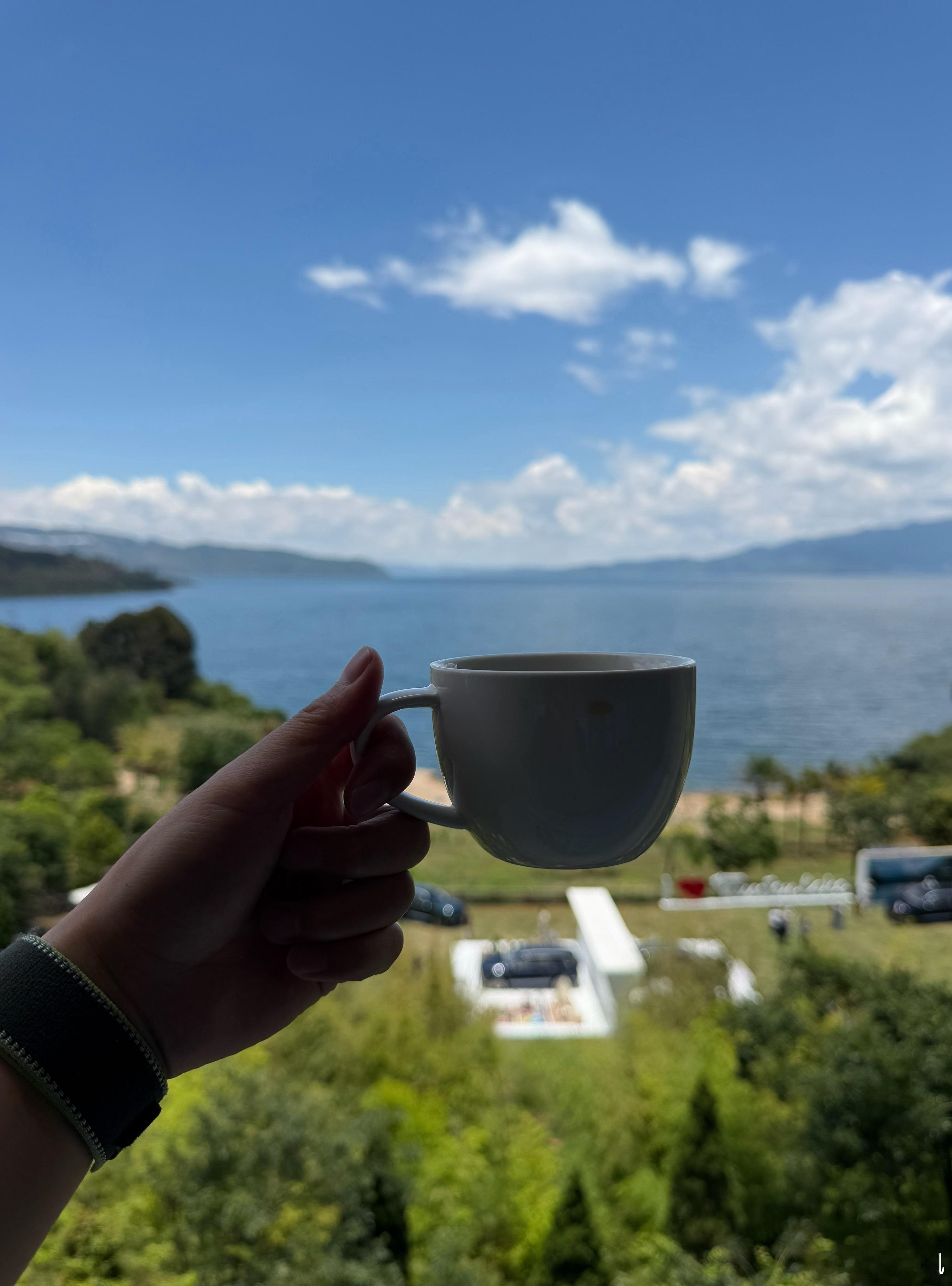 五菱太会选地方了，第一次来抚仙湖，我爱五菱！ 昆明·抚仙湖