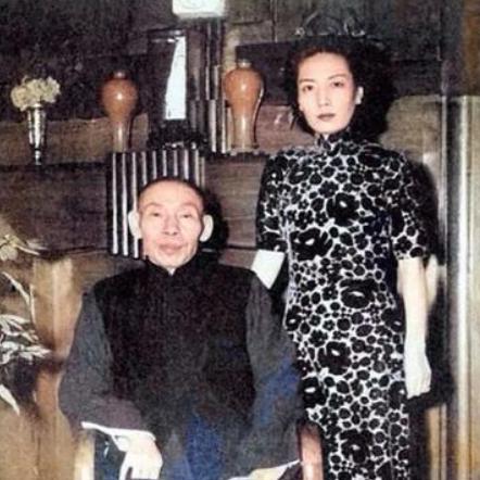 1933年的一天，杜月笙给梅兰芳打电话要4万大洋，梅兰芳为难地说：“杜老板，你知