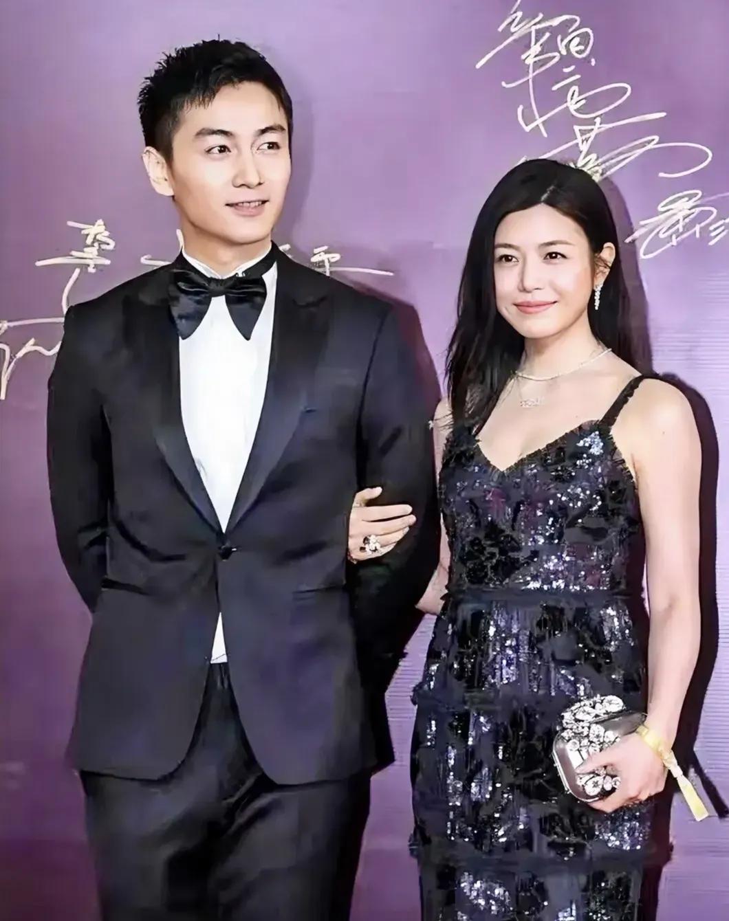 感觉陈妍希配不上陈晓，从外表看不够漂亮，身高也不高，还大陈晓4岁，而且还比较胖，