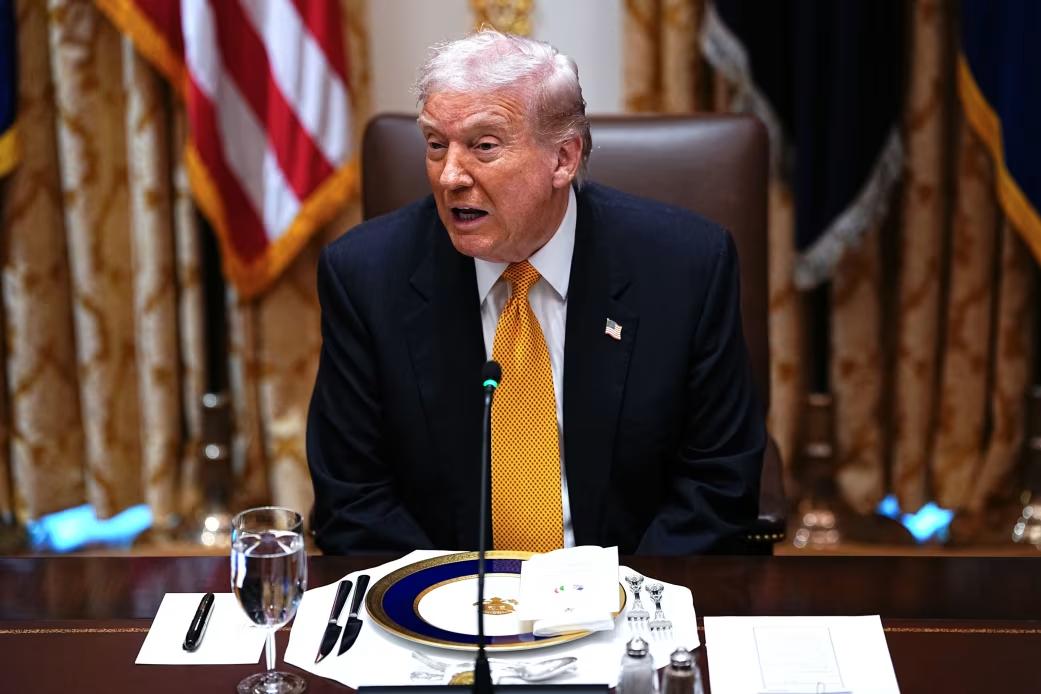 美政府停摆无解，特朗普要求祭出“核选项”，持续施压共和党废除“阻挠议事”规则
